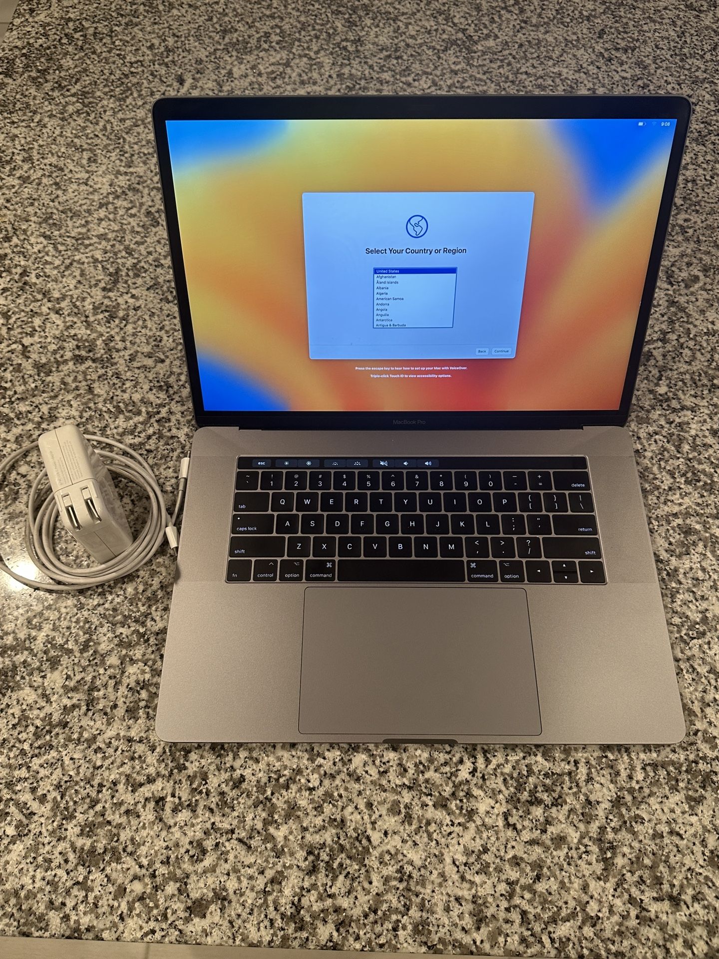 Apple MacBook Pro 15" 2017 i7-7920HQ @ 3.10GHz 16GB 512GB SSD Ventura 13.7.8