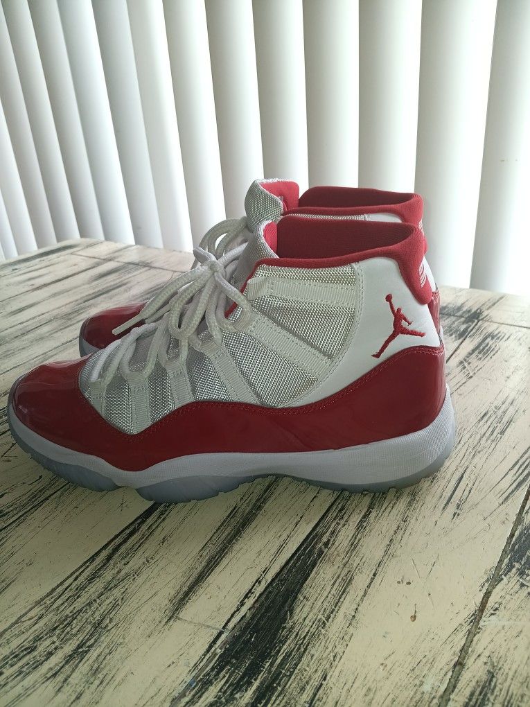 Air Jordan Retro 11 Cherry Red Size 10.5