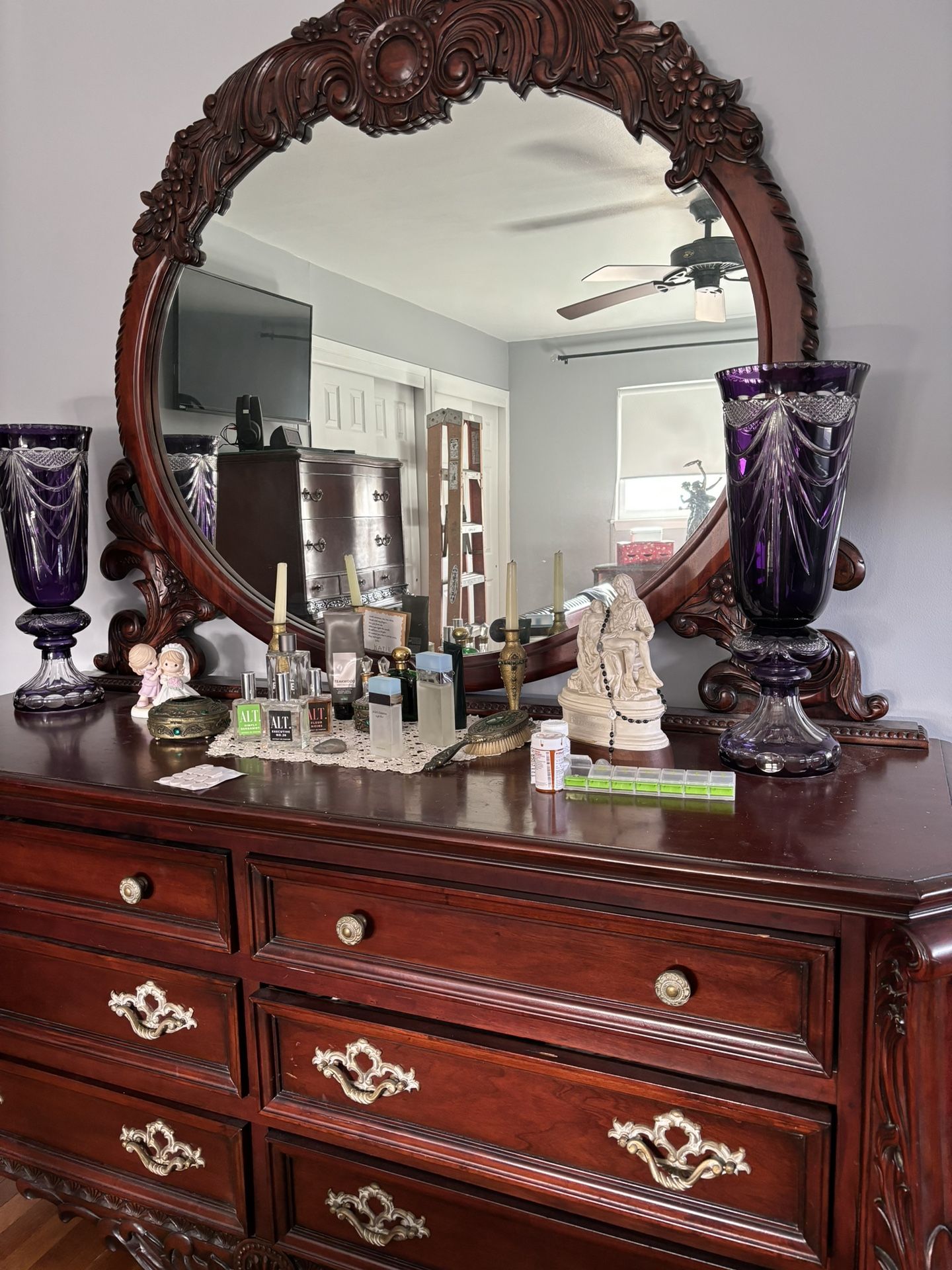 Bedroom Head Board Footboard Dresser With Mirror Matching Night Table