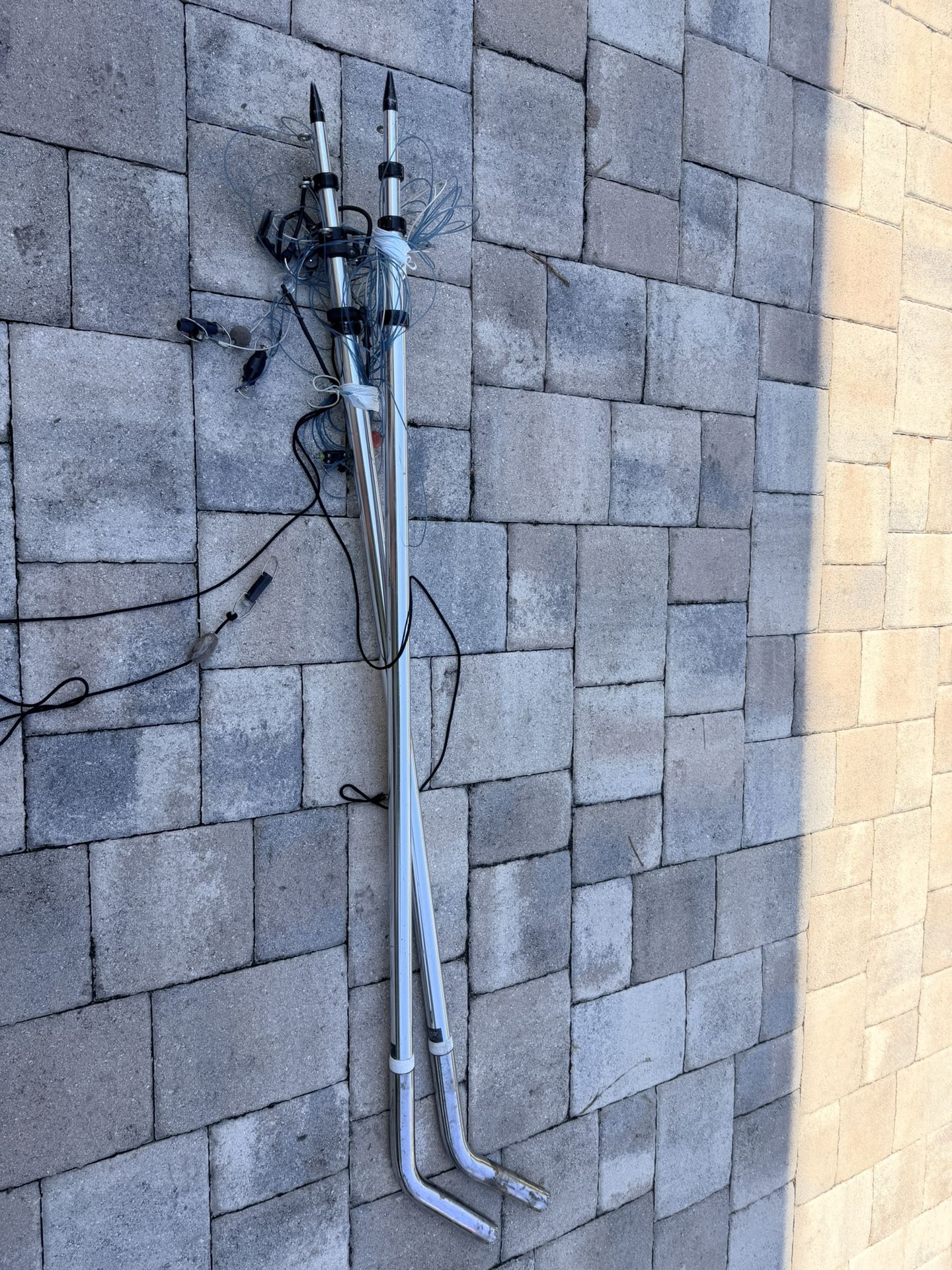 3 outriggers tigress fishing trolling