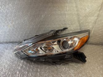 Nissan Altima 2016 2017 2018 Headlight Halogen Left Driver side OEM