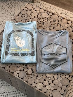 Men’s Travis Mathew Shirts Size Large 