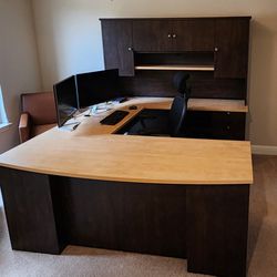 U-shaped Home Office Desk in mint condition + Ergonomic chair