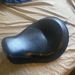 Harley Street Bob Stock Seat