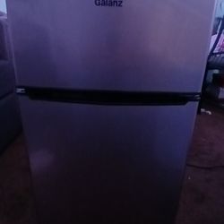 Mini Fridge 