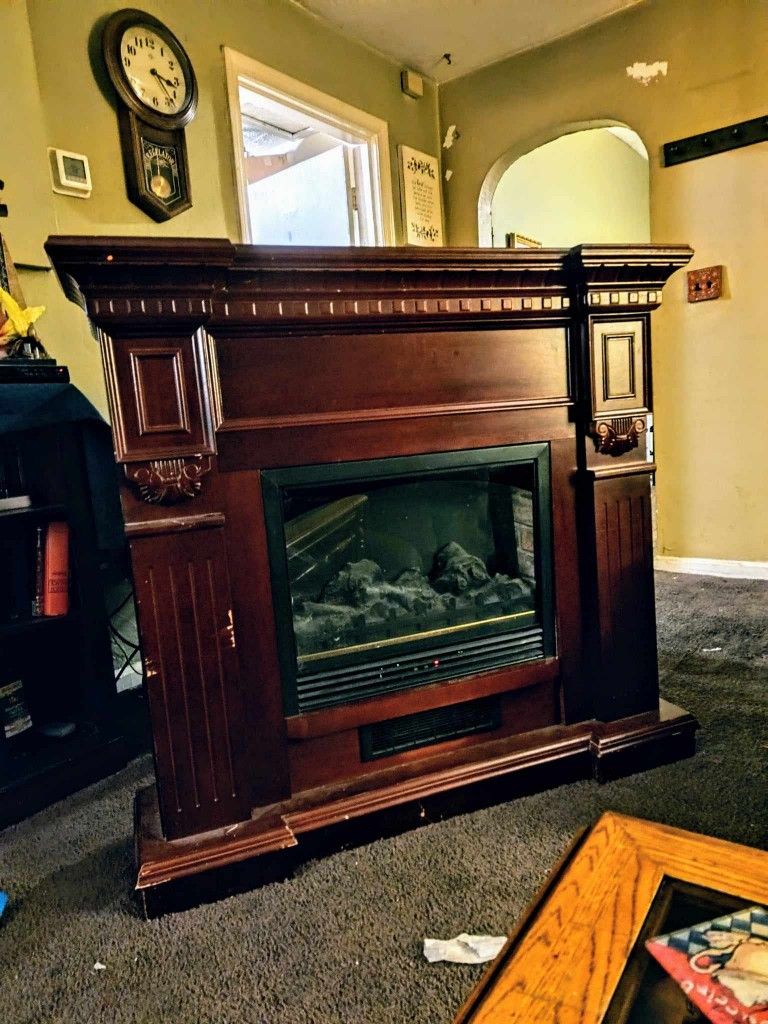 Quality Craft Ltd. Electric Fireplace