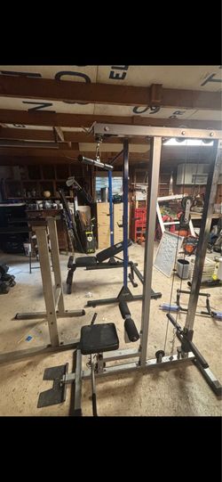Squat rack/lat pull down/ dip bar