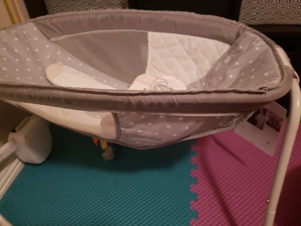 Ingenuity automatic rock and soothe outlet sleeper