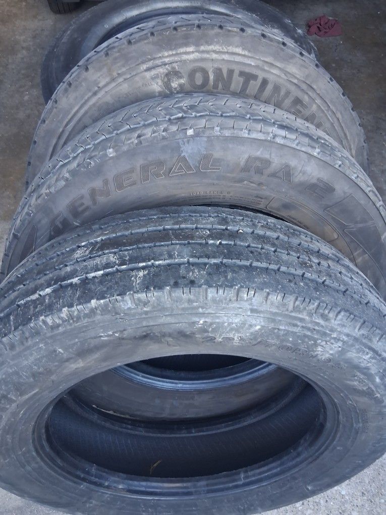 3 TIRES 225/70R19.5