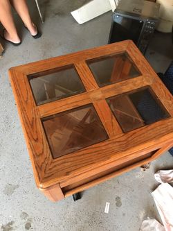 2 Side tables
