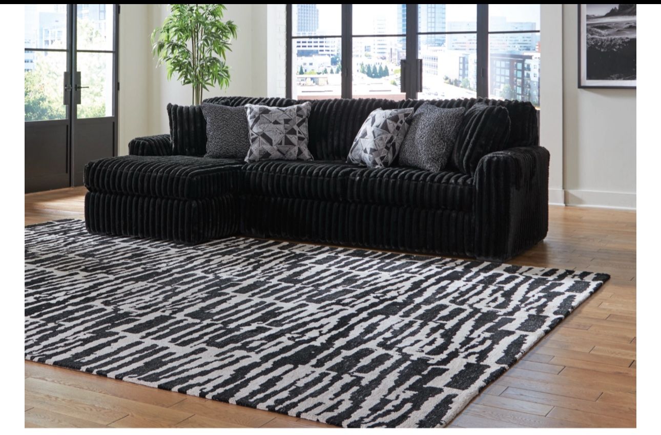 Couch , Sectional, Black , 