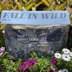 ✨Fall in Wild Denim Messenger Bag✨