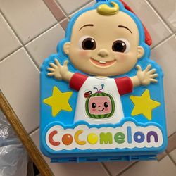 Cocomelon Carrier With Little People 