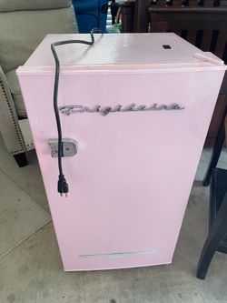 Retro Frigidaire fridge
