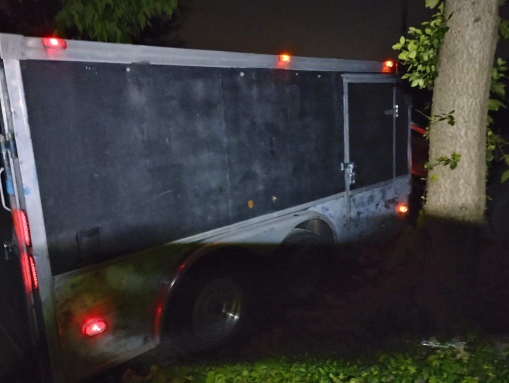 Fully Enclosed Trailer