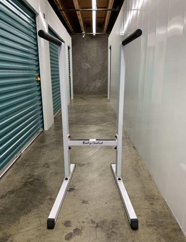 Body Solid Dip Station (GDIP59) for Sale in Los Angeles, CA OfferUp
