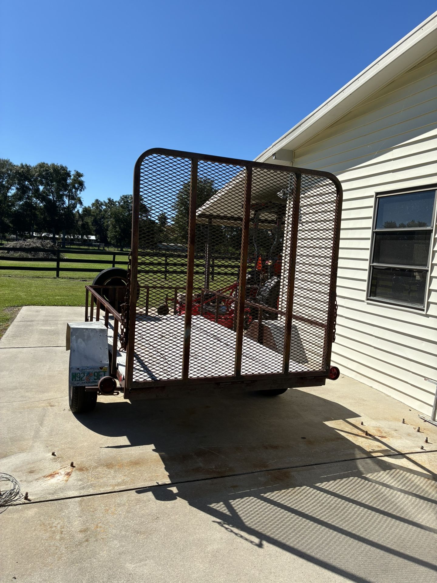 Trailer 5 X 10’ X gate $900.00
