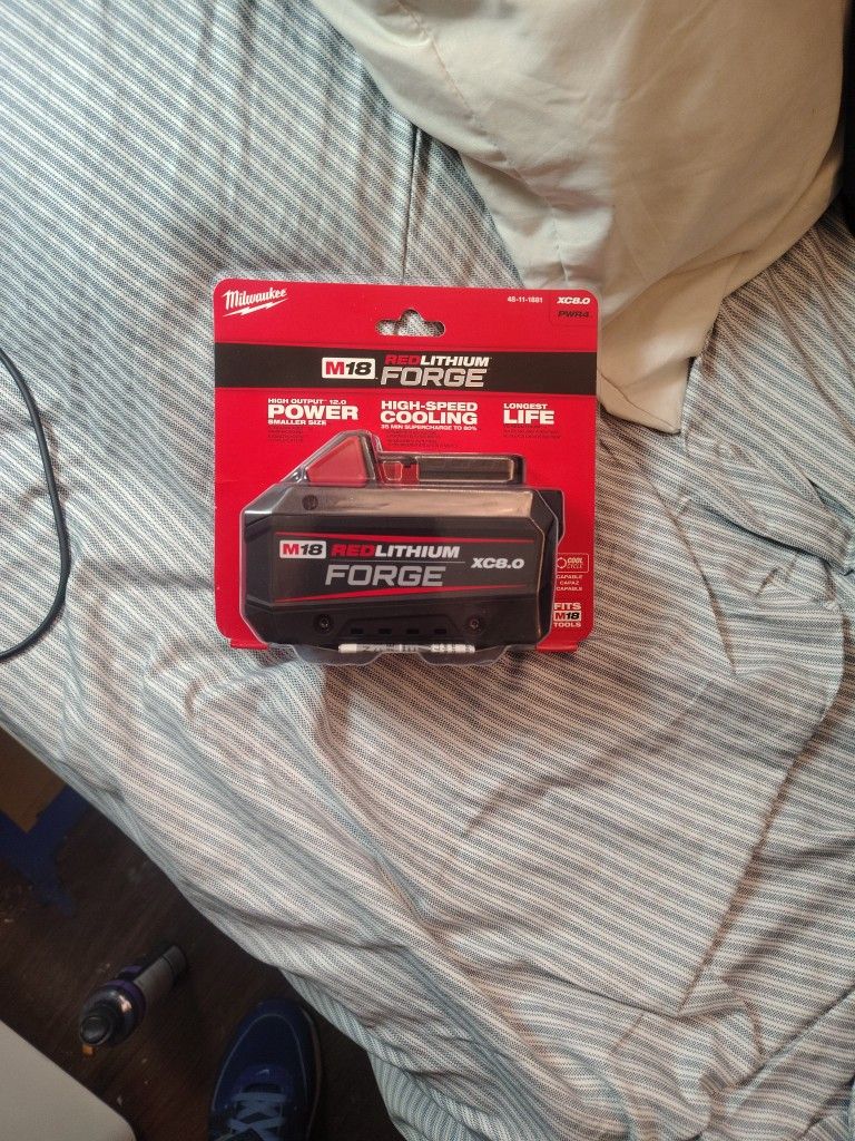 Milwaukee M18 RED LITHIUM FORGE Battery