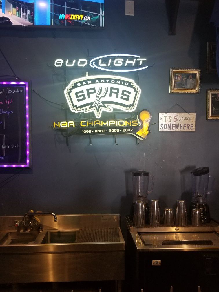 Spurs neon sign