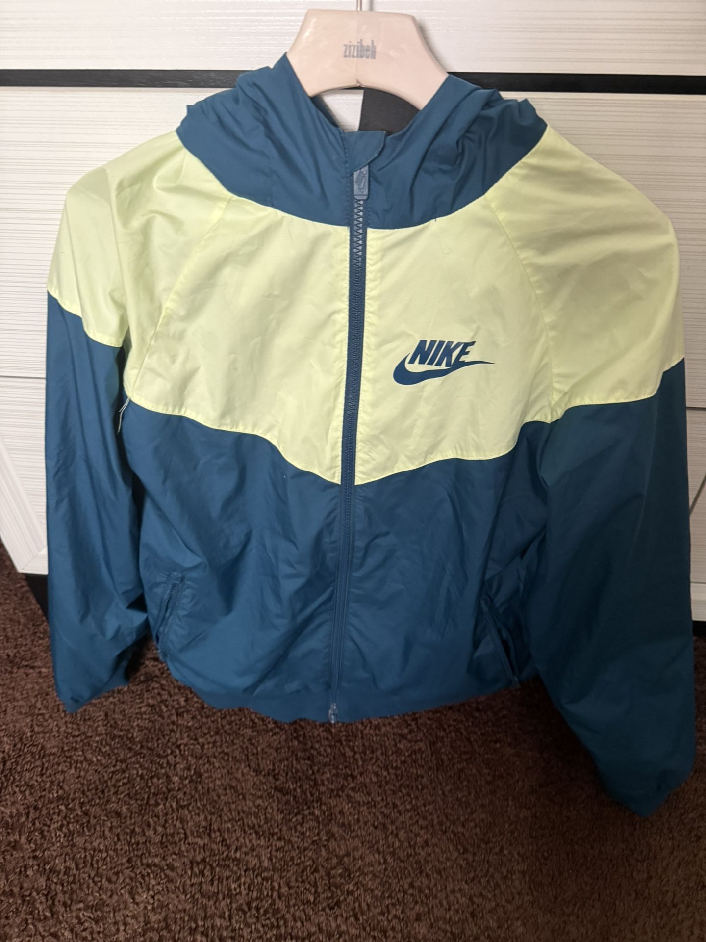 nike windbreaker