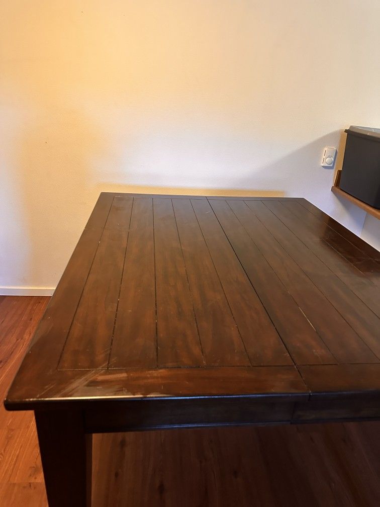 Brown Extendable Table