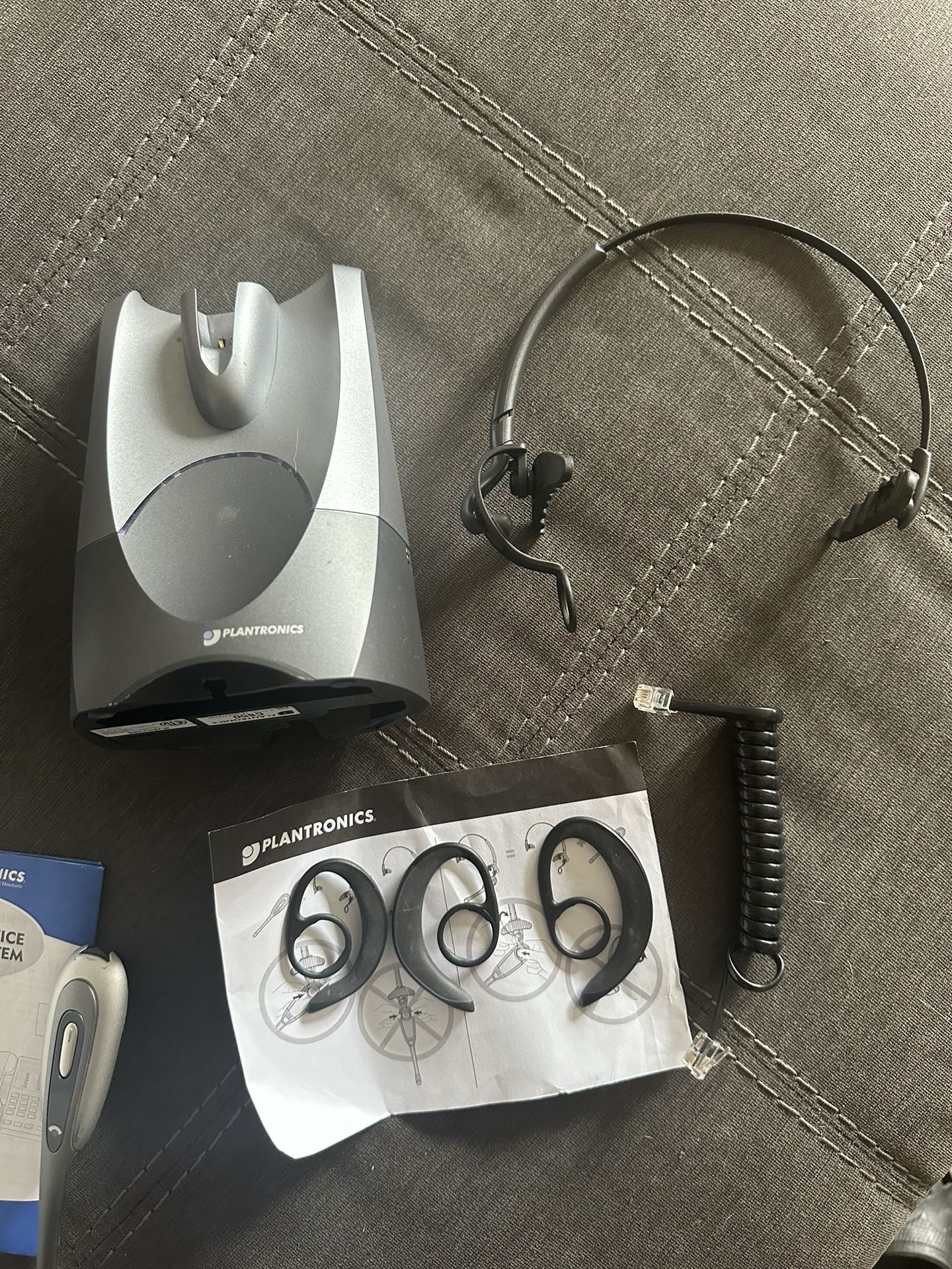 Plantronics CS50 900 MHz Wireless Office Headset System good condition