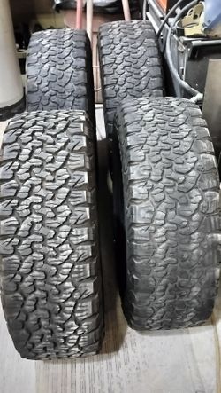 Used set 275/60/20 bfg ko2