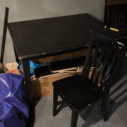 Table An Chair
