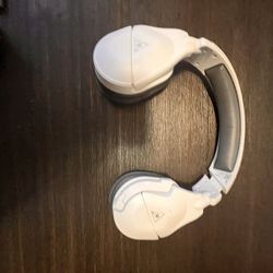 Xbox one S 1TB with turtle beach wireless headphones and Volt green controller (Read description 