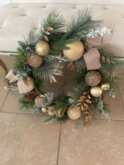 Beautiful festive Christmas Wreath, 20”