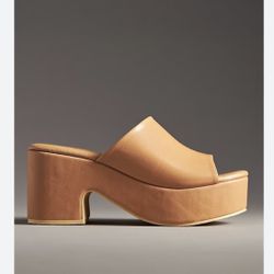 Matisse x Anthropologie Tan Platform Heels New without tag.. Size 8.  Sold out online