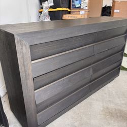 6-Drawer Dresser 