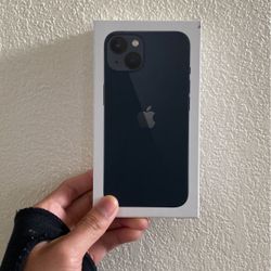 Apple iPhone 13 Midnight 128GB - Metro PCS Only