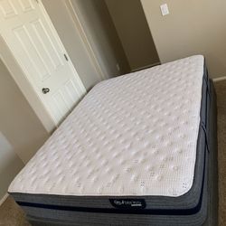QUEEN SERTA MATTRESS AND FREE BOX SPRING 
