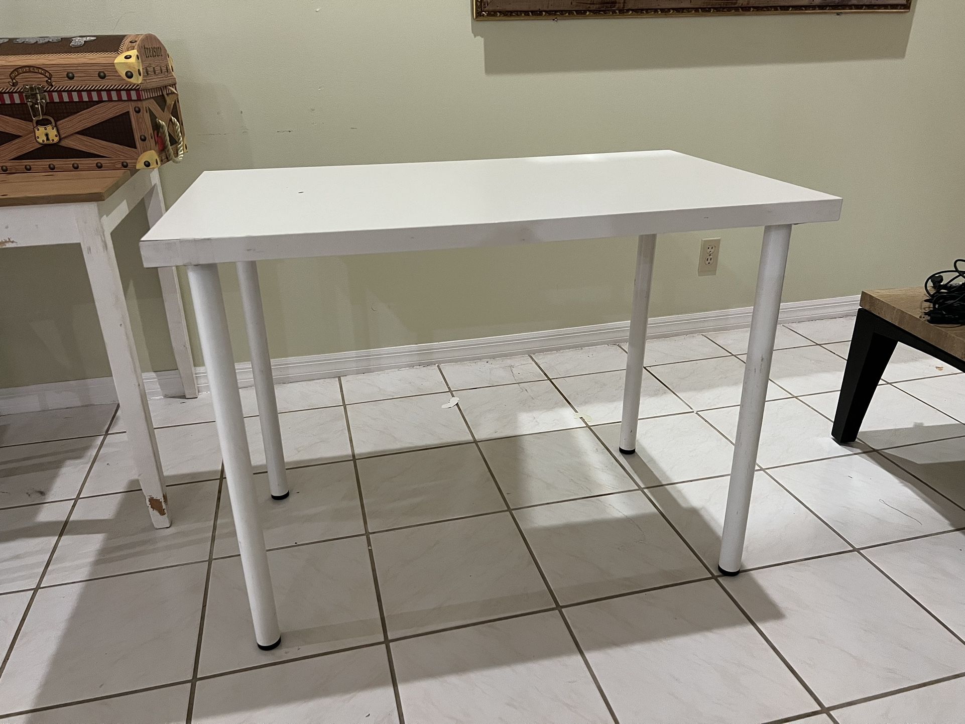 WHITE IKEA TABLE / DESK