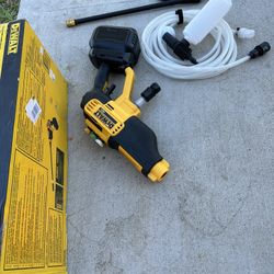 DEWALT 20V MAX 550 PSI 1.0 GPM Cold Water Cordless Electric Power Cleaner with 4 Nozzles (Tool Only) New Nuevo