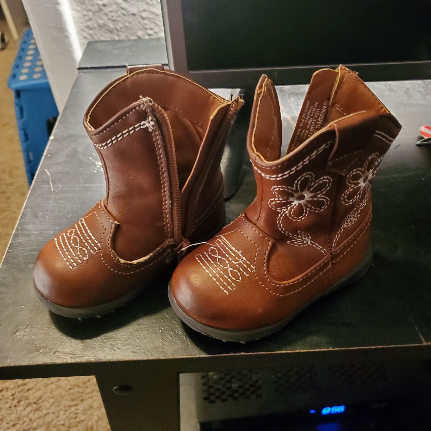 Baby Girls Size 3 boots.