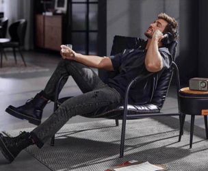 Set of 4 Brand new in box  ULAC014B01 VASAGLE EKHO Collection - Accent Chair with Sleek Frame