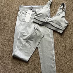 Alo Yoga Grey Set – Size M 