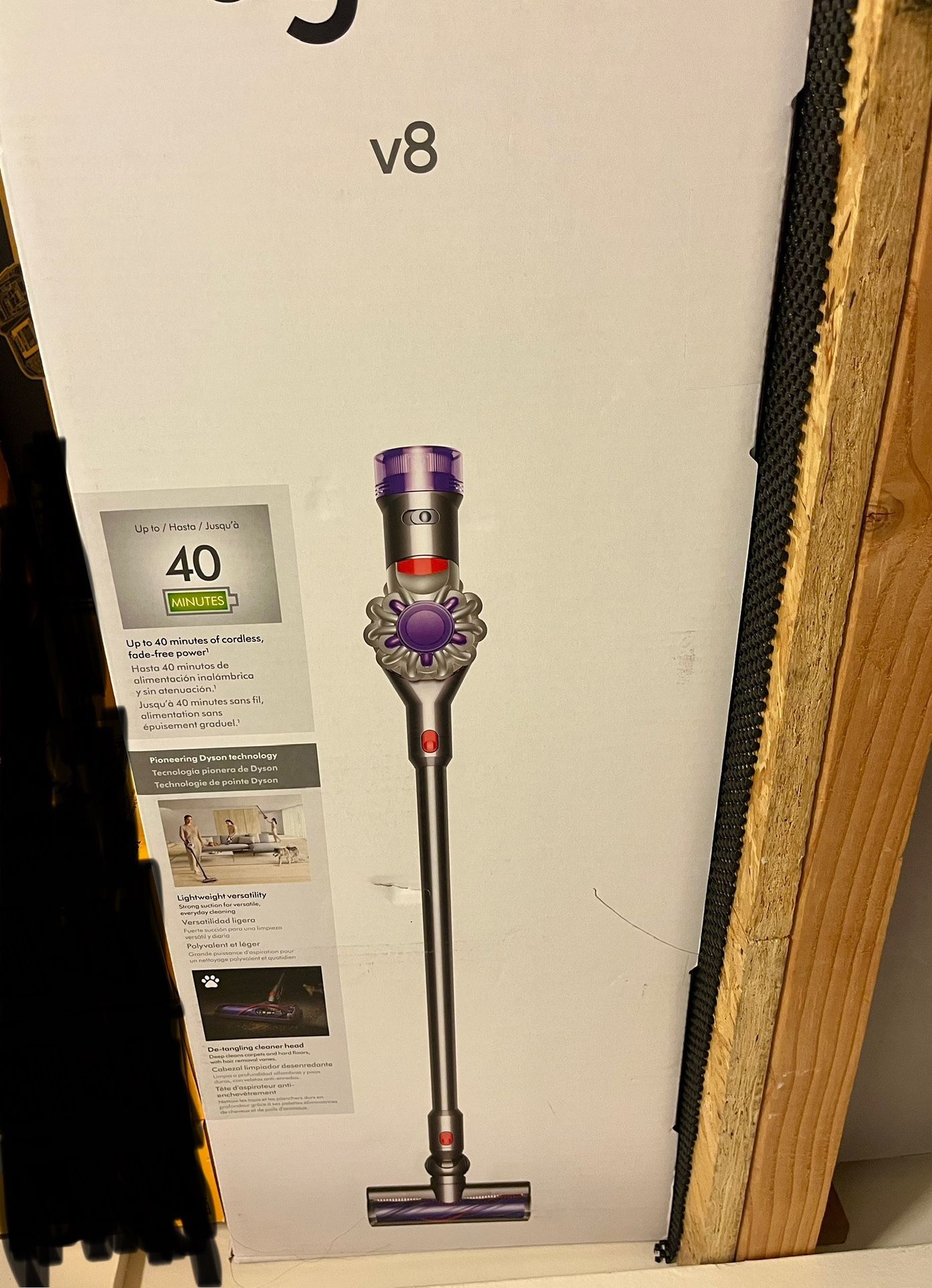 Dyson V8 Vacuum