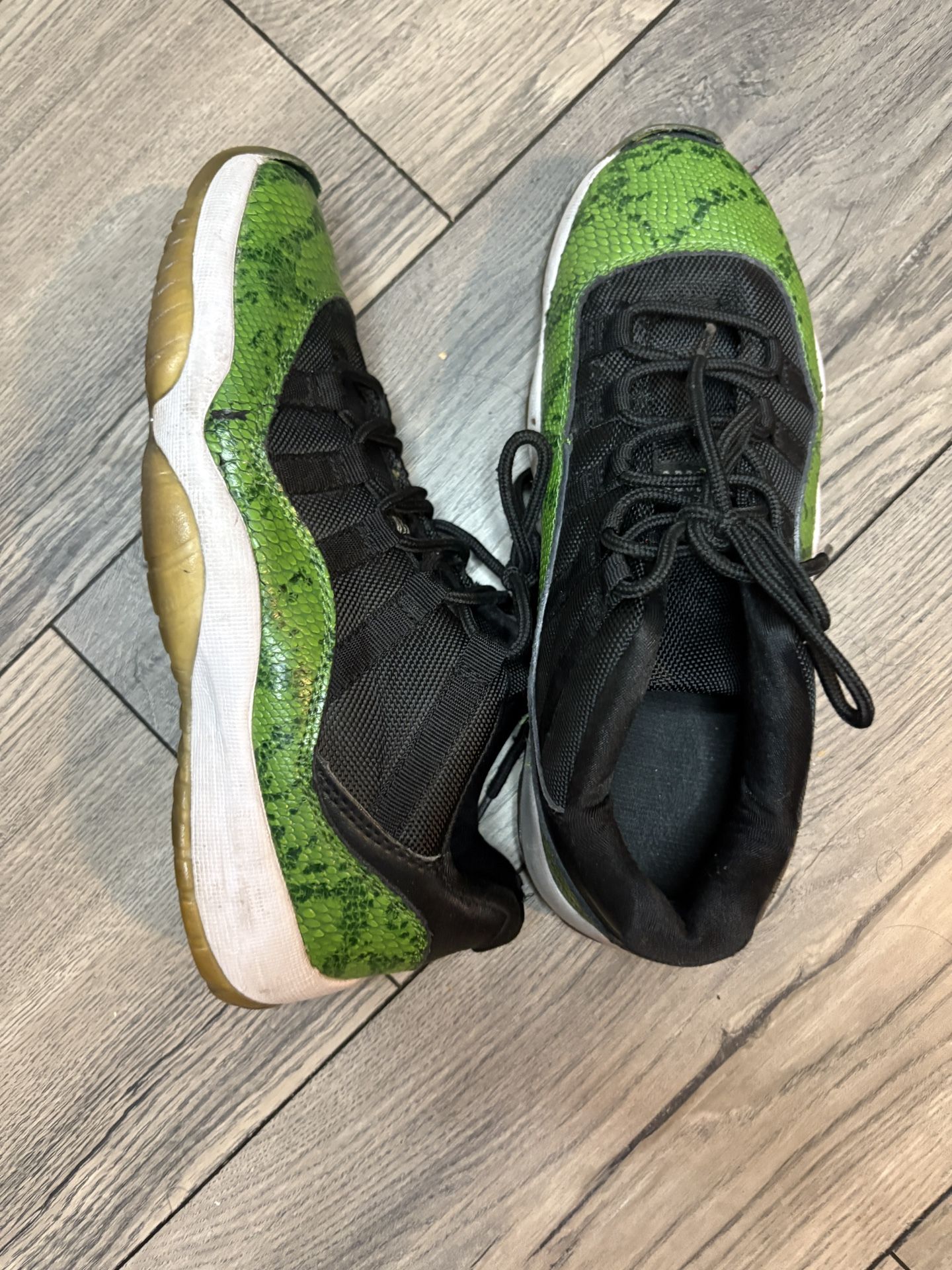Jordan 11 Retro Low Green Snakeskin!