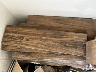 Wood Looking Tile 200 Sq Feet $250