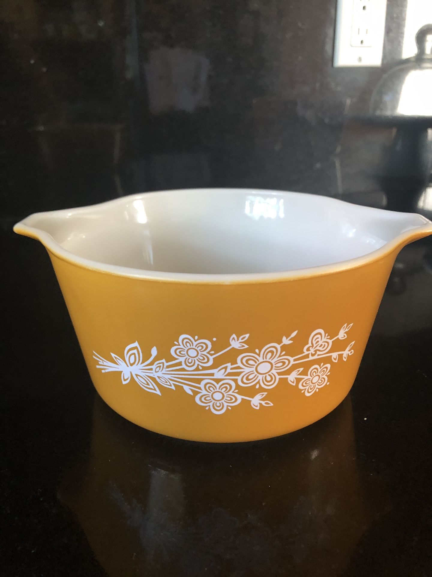 Vintage Pyrex 1qt Gold Butterfly