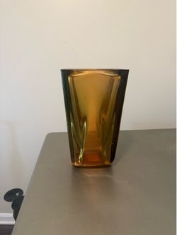 Glass vase