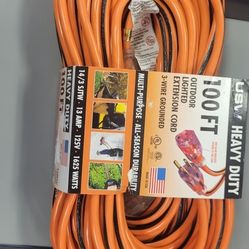 100 Ft Heavy Duty Outdoor  Extensions Cord