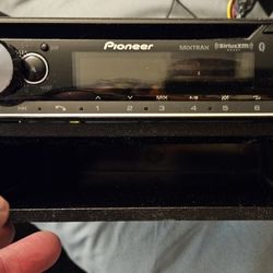 Pioneer Radio & CD Player with 4 JVC Speakers