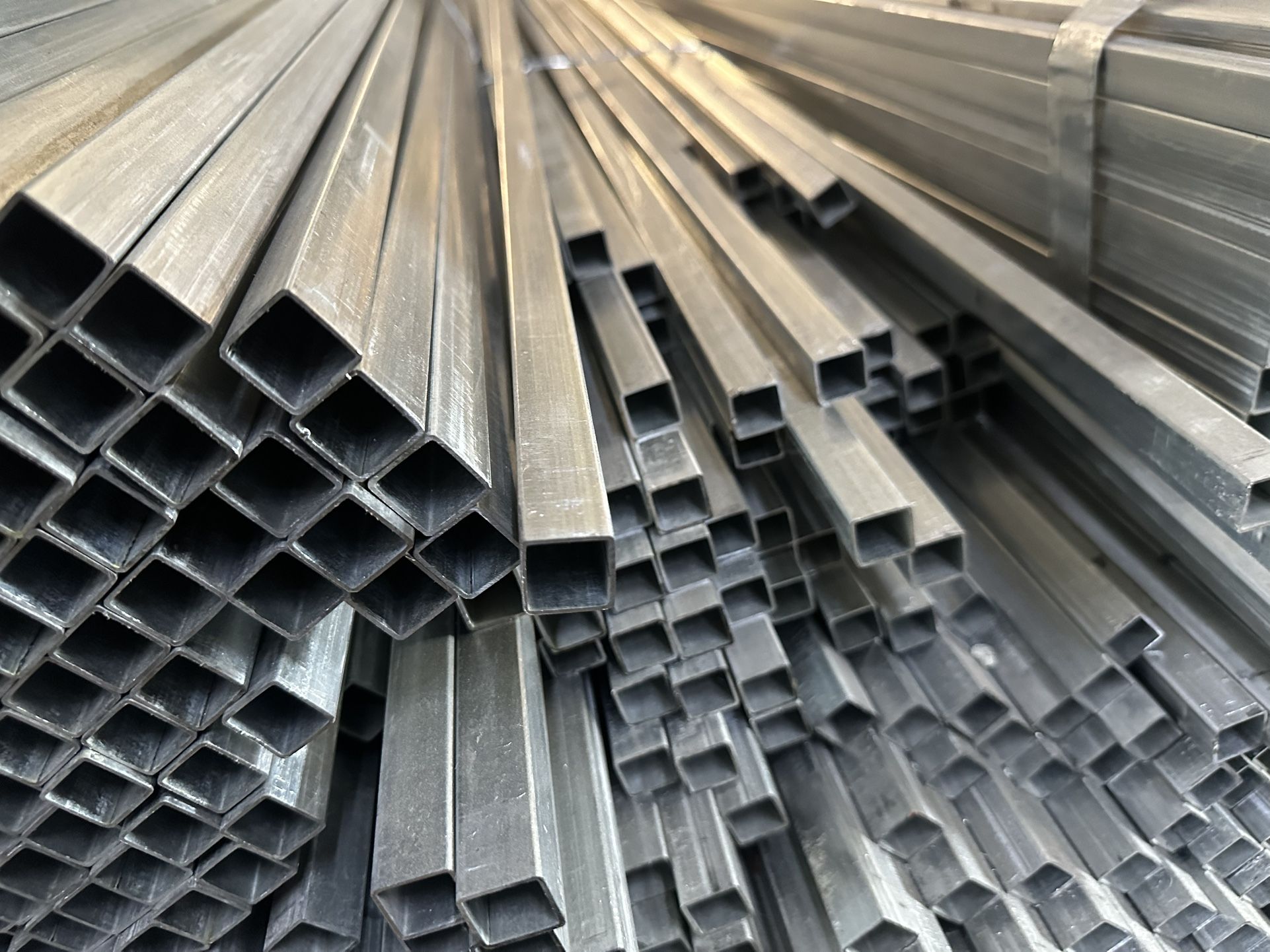 3/4“×3/4” galvanized tubing 20' long