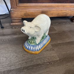Ceramic pig