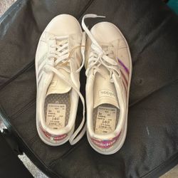 New Holo adidas NEVER WORN 9.5 Women’s