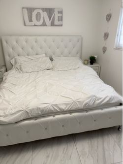 King size bed no Mattie’s